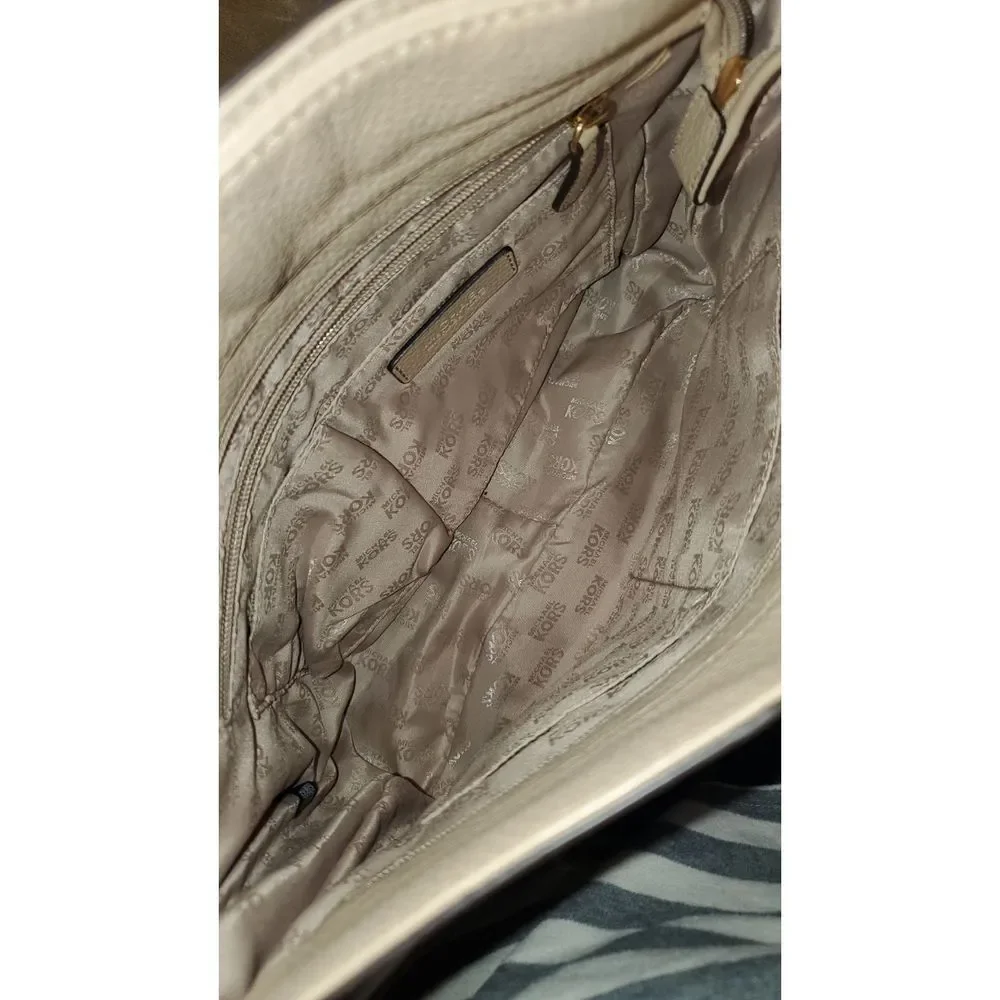 Authentic Michael Kors Whipped Chelsea - Picture 12 of 12